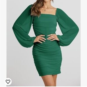 Like new, Ruched body con mini dress​​​​